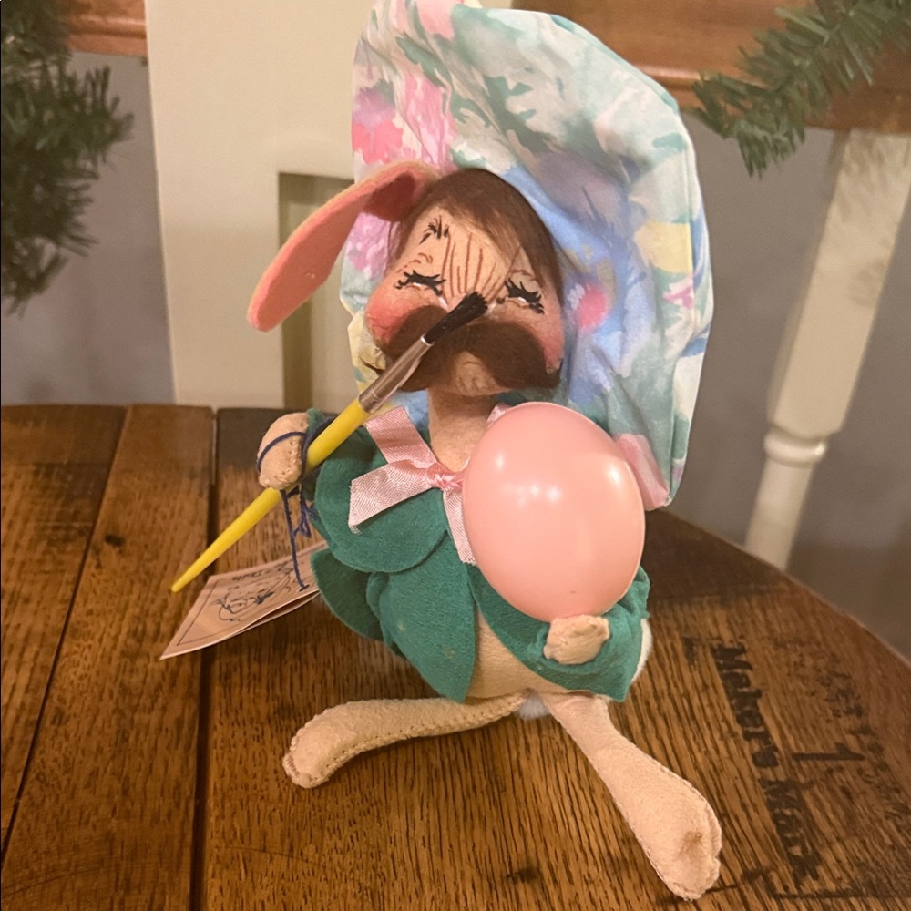 Vintage Easter Bunny Egg Painter Annalee 1994
